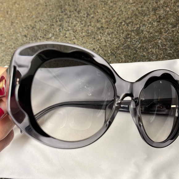 Emilio Pucci EP136 Sunglasses - Picture 5 of 6